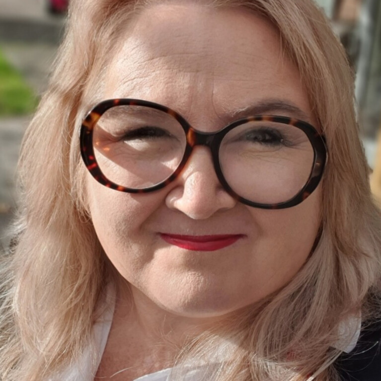 e9324233-2082-4510-a001-2572cca5069e Wellbeing and leadership coach